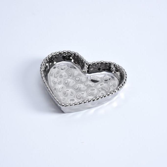 PLATO DE CORAZON PEQUENO 4 × 4-PLATA