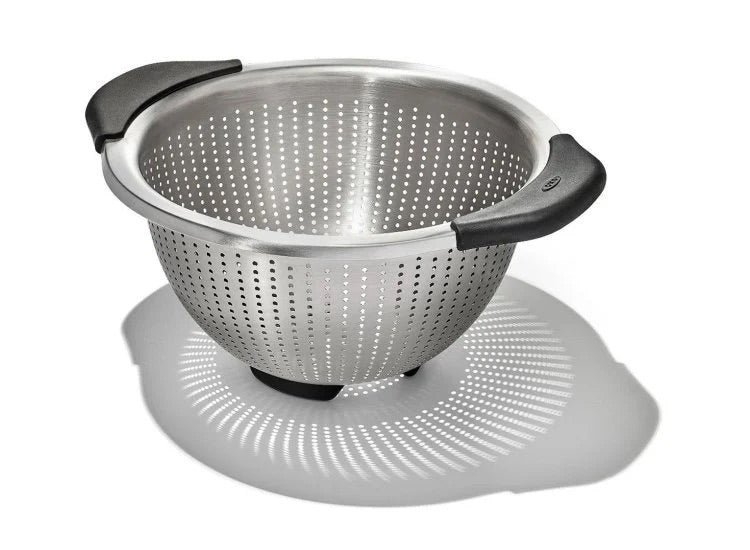COLADOR DE ACERO INOXIDABLE (3 CUARTOS DE GALON)