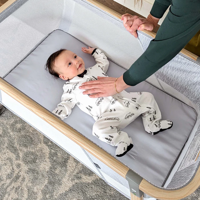 BOPPY MOISÉS, PROTECTOR DE COLCHÓN LAVABLE Y DOS SÁBANAS PARA CUNA, GRIS