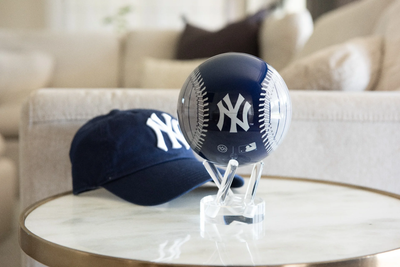 GLOBO MLB YANKEES DE NUEVA YORK  (4,5 pulg.)  BASE ACRILICA